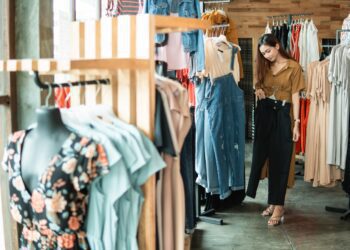 曼谷超好逛夜市推薦-坐摩天輪、喝啤酒、按摩-還有美味泰式料理