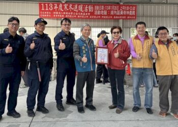 黃帝神農殿歲末寒冬送暖-湖內警結合慈善團體辦理關懷弱勢活動