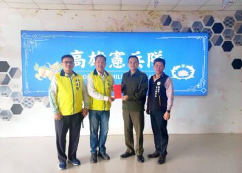 高雄市軍人服務站顧問王振華慰問高雄憲兵隊官兵