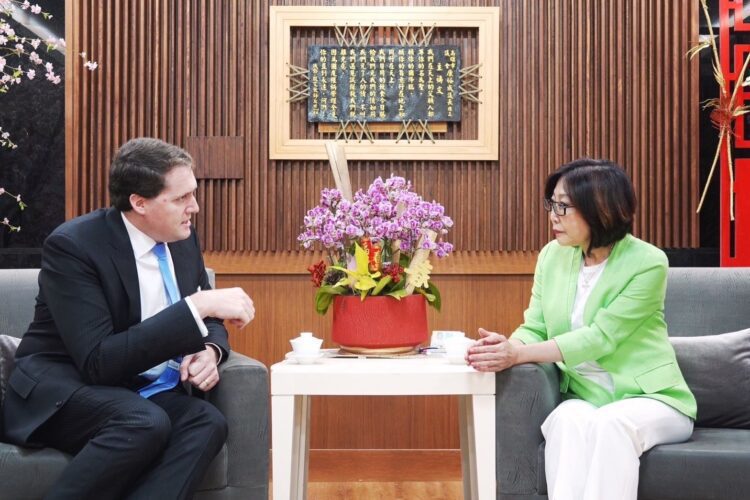 AIT張子霖處長拜會康議長 期待高雄與美國關係更上層樓 ait張子霖處長拜會康議長-期待高雄與美國關係更上層樓