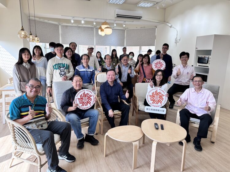 高師大舉辦自煮空間「窩聚」揭牌儀式 落實尊重校園多元飲食文化 高師大舉辦自煮空間「窩聚」揭牌儀式-落實尊重校園多元飲食文化