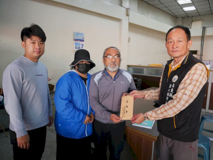 臺銀人壽專屬軍友保代董事長郭建忠慰問海軍林父喪子之痛