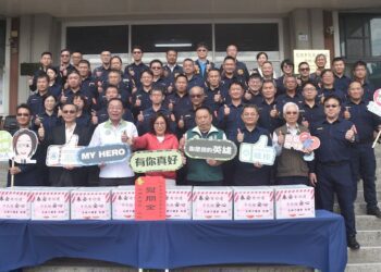 高雄市議會議長康裕成蒞臨湖內分局-舉辦年度「慰問活動」-激勵勤務人員士氣