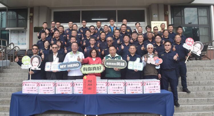 高雄市議會議長康裕成蒞臨湖內分局-舉辦年度「慰問活動」-激勵勤務人員士氣