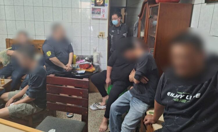 年關將屆賭窟拼輸贏-湖內警查緝不手軟逮17嫌