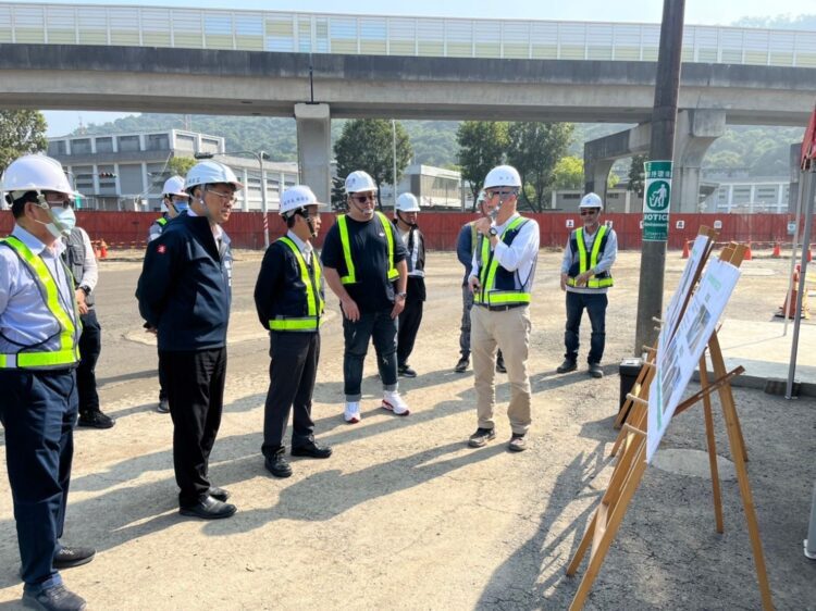 改善楠梓產業園區及世運場館周邊聯外交通-林副市長視察翠華路拓寬施工