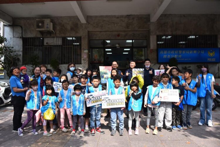 寒假警局親身體驗 警民合作培養孩童法治觀念 寒假警局親身體驗-警民合作培養孩童法治觀念