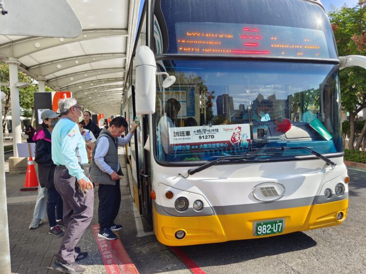 初二回娘家,搭客運省荷包 ! 初二回娘家,搭客運省荷包-!