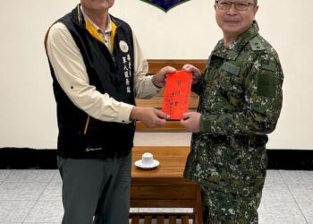 萬法寺住持釋見引法師敬軍慰勞國軍偏遠駐地官兵辛勞