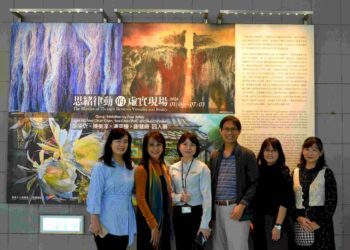 《正修科大》高雄機場新春四人展-藝術品引領出境旅客翱翔天際