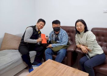 鐘元亨鋼鐵公司委請高雄市軍人服務站關懷慰問患病顏姓軍官