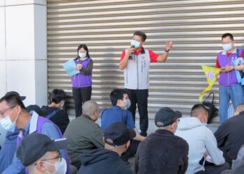 高雄市軍人服務站站長吳俊一-歡送陸軍2227常備兵入營宣導