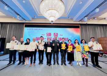 高師大高雄市校友會理事長交接-典禮隆重熱鬧貴賓雲集