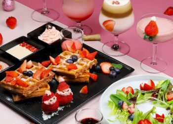 《粉嫩草莓季》就在高雄萬豪酒店!-京心咖啡廳「莓好派對」、皇怡咖啡廳「莓戀時光下午茶」-一嚐傾心的甜蜜滋味