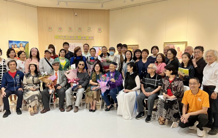 科學美育之歌會員聯展添高潮 李新簽書會會員熱情相挺 科學美育之歌會員聯展添高潮-李新簽書會會員熱情相挺