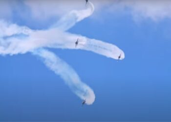 韓國空軍「黑鷹」飛行表演隊-亞洲第一的空中藝術家