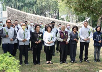 嘉義市二二八事件77週年追思紀念會-黃敏惠市長獻花致上崇敬追思