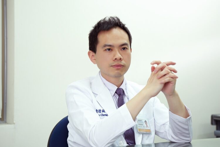 癌患營養不良恐增手術風險!年長者常誤信「要餓死腫瘤」反增併發症機會 癌患營養不良恐增手術風險!年長者常誤信「要餓死腫瘤」反增併發症機會