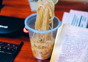 搶攻年後享瘦商機！上班族新寵兒　「3秒上桌」低卡蒟蒻拌麵