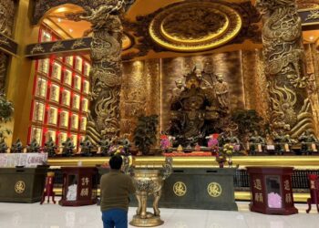 求請威天宮「武財神股金」 婦人中頭彩巨獎還願