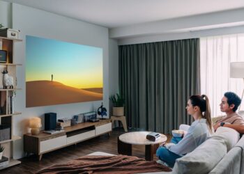 ViewSonic 發表可攜式 RGB 3 色雷射無線投影機 M10