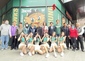 全國第一個結合職業運動-職棒台鋼雄鷹主題捐血室今啟用