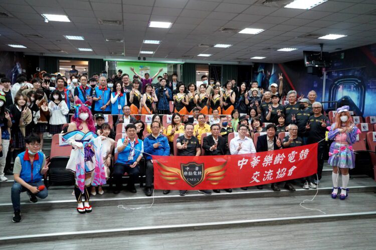  2024《英雄聯盟》樂齡世代電競賽-–  樂齡長者打出青春活力