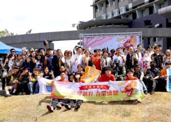 《正修科大》社團博覽會吸睛-–-暢玩塔羅牌-魔術驚奇連連