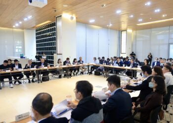 高雄亞灣計畫帶動近230億元投資-超過175家企業進駐打造智慧科技產業聚落