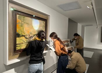 正修文物修復團隊獲國際肯定-跨海點交趙無極百年回顧特展