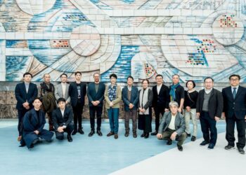 《野村萬齋狂言劇場》日本知名狂言師野村萬齋率領萬作之會昨(8)日下午抵達高雄將演出三場