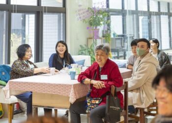 「30年學區宅vs.未來捷運新成屋」長輩住哪好？　選錯實例：每天坐車只為買菜