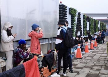 台中巨蛋開工典禮-大批粉絲一早排隊入場-五堅情、玖壹壹都來了