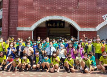 繼「禮義廉恥」重返台南安平石門國小-高雄市家長協會再推「玫瑰墓生命教育」親子共賞