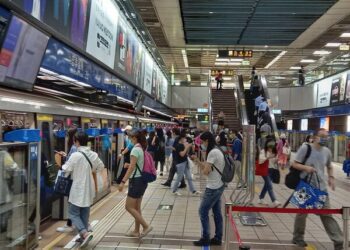 北漂情侶想在北部生根　「6選項」網勸回鄉！專家認：不建議老公寓