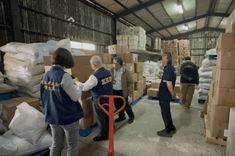 批檢警配合操作輿論、未提示拘票正本 進口蘇丹紅負責人李彥廷控違法逮捕 批檢警配合操作輿論、未提示拘票正本 進口蘇丹紅負責人李彥廷控違法逮捕