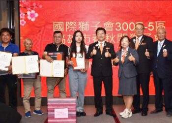 三民國中鄭淩-國際獅子會總會世界和平海報比賽-60萬參賽作品中奪得佳作為台爭光