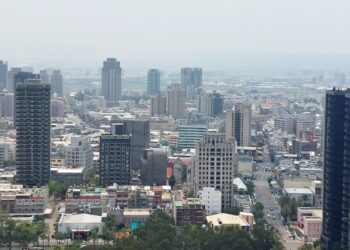 房價已到頂　準備往下修？他曝「價崩」發生關鍵