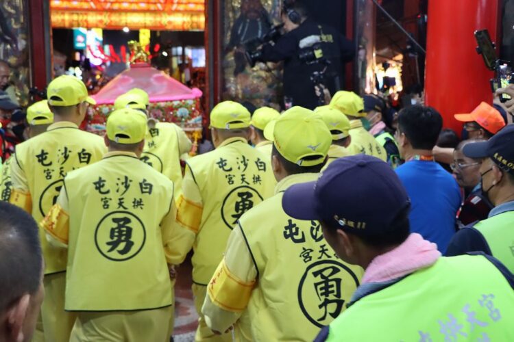 通霄鎮白沙屯拱天宮媽祖3月18日凌晨起駕至北港進香