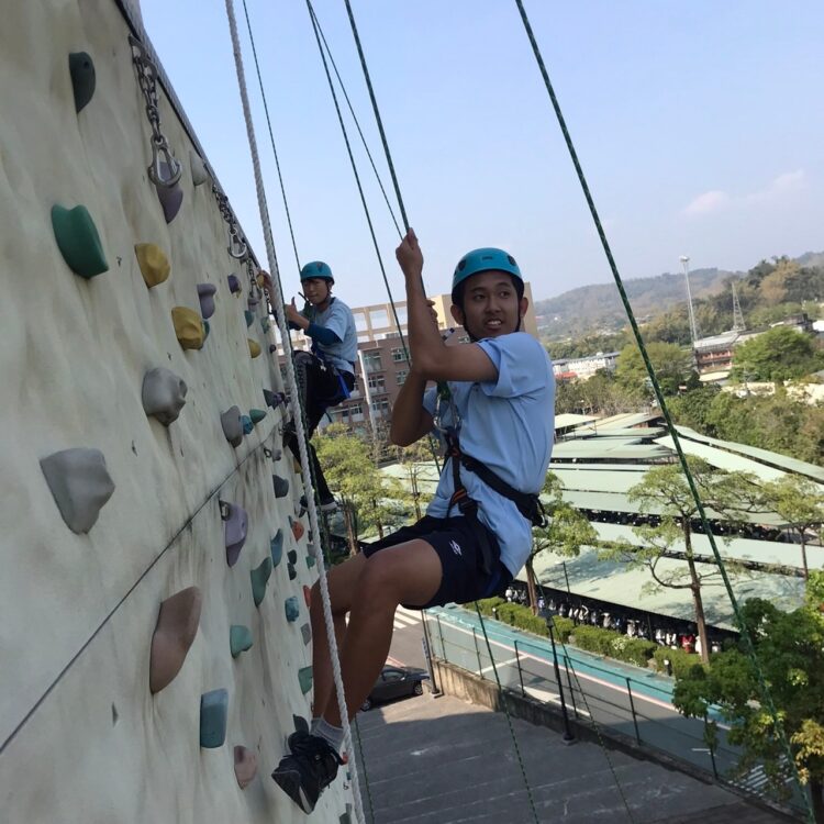 高空繩索攀岩來真的!樹德科大休運系雙語體驗營大獲好評 高空繩索攀岩來真的!樹德科大休運系雙語體驗營大獲好評