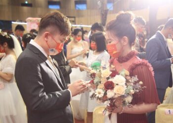 36歲夫妻「買房＆生小孩」全都要！　頭期160萬掀兩派熱議：扛得住嗎