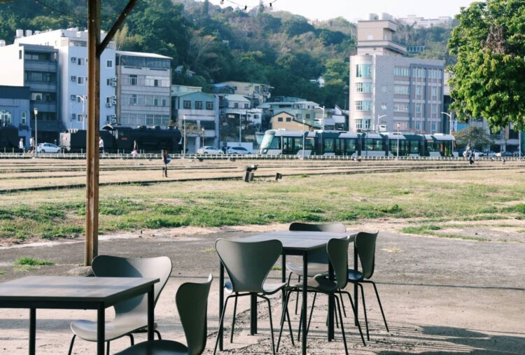 她看了高市青年局網站決定創業 幼教師在大草原中開了一間餐館 她看了高市青年局網站決定創業-幼教師在大草原中開了一間餐館