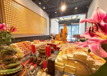 新竹財神殿 逾1500人「打財入庫」修補財庫