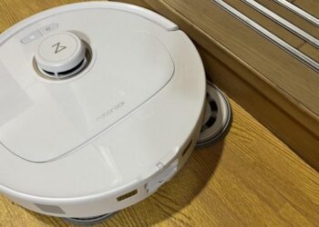 開箱掃地機器人使用實測  網友：不能沒有它!