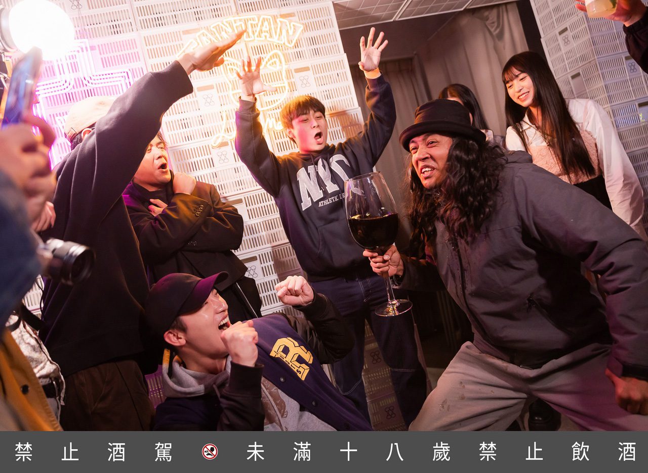交友平台助脫「畜」 年度酒吧饗宴嗨翻