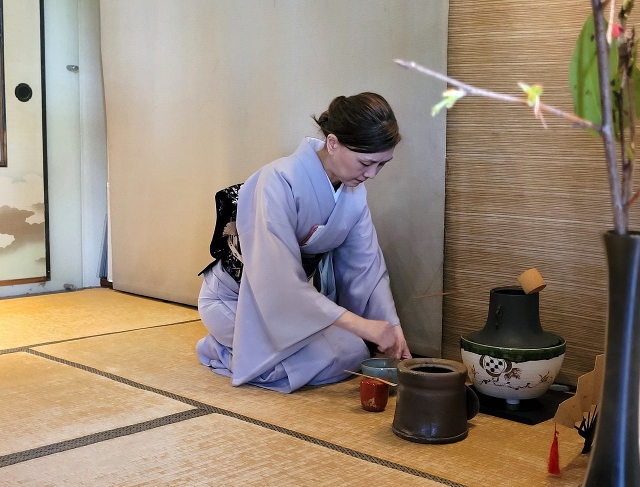不用出國！體驗傳統茶道學日文
