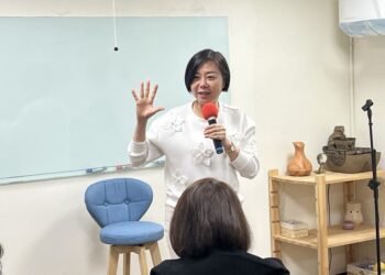 潛意識能量師 獲亞洲十大名師金像獎