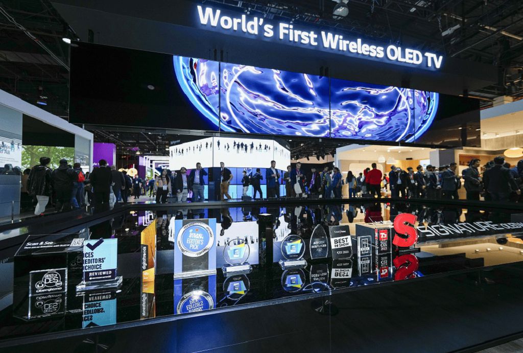 OLED 需求升、成本降　LG 預測將成 2024 市場主流