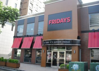 FRIDAYS 桃園店月底收攤　推桃園人專屬優惠揮別老友