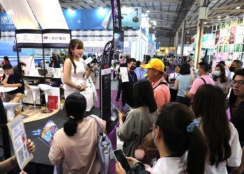 北觀處皇冠海岸觀光圈首次前進台中旅展 打造野柳女王微型燈光秀